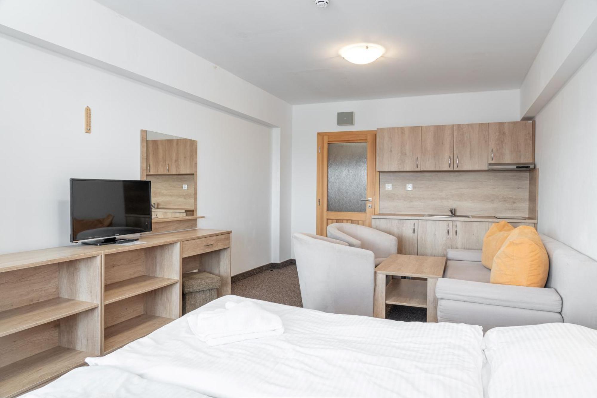 Hotel Toliar Strbske Pleso Exterior photo